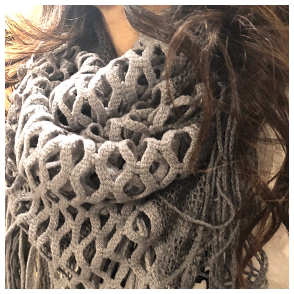 ✨LAST ONE ✨Grey fringe infinity scarf - Picture 5 of 5